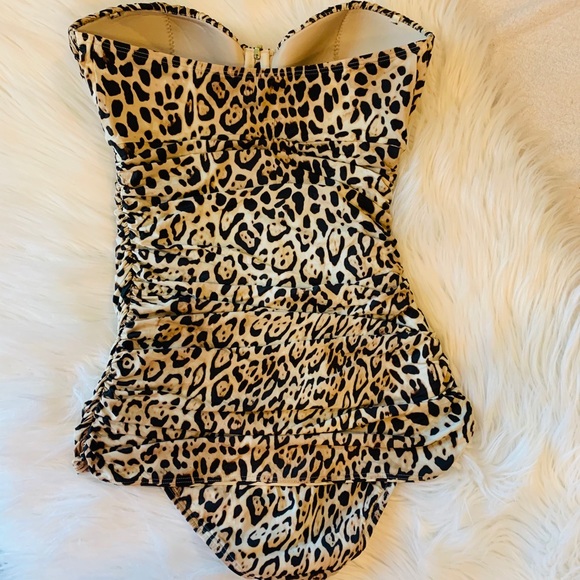 Victoria’s Secret leopard print one piece size 6D - Picture 2 of 5